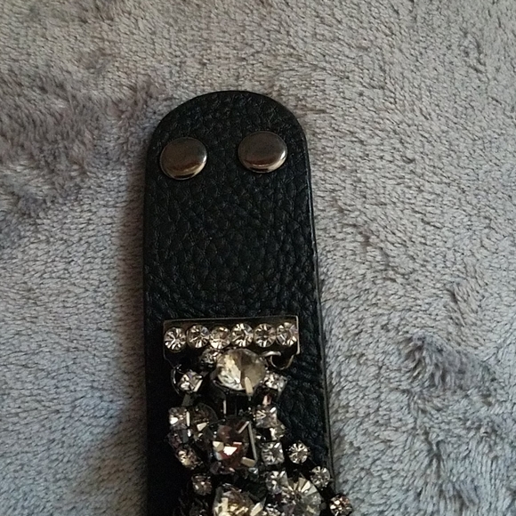 Multilayered Chain Bracelet - Picture 4 of 7